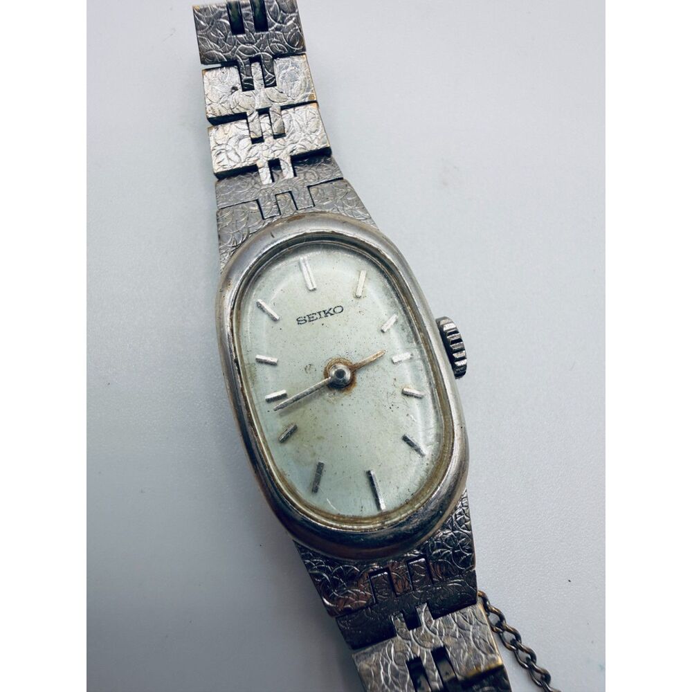 Vtg Seiko 11-8309 Mechanical Wind Silvertone Womens Watch